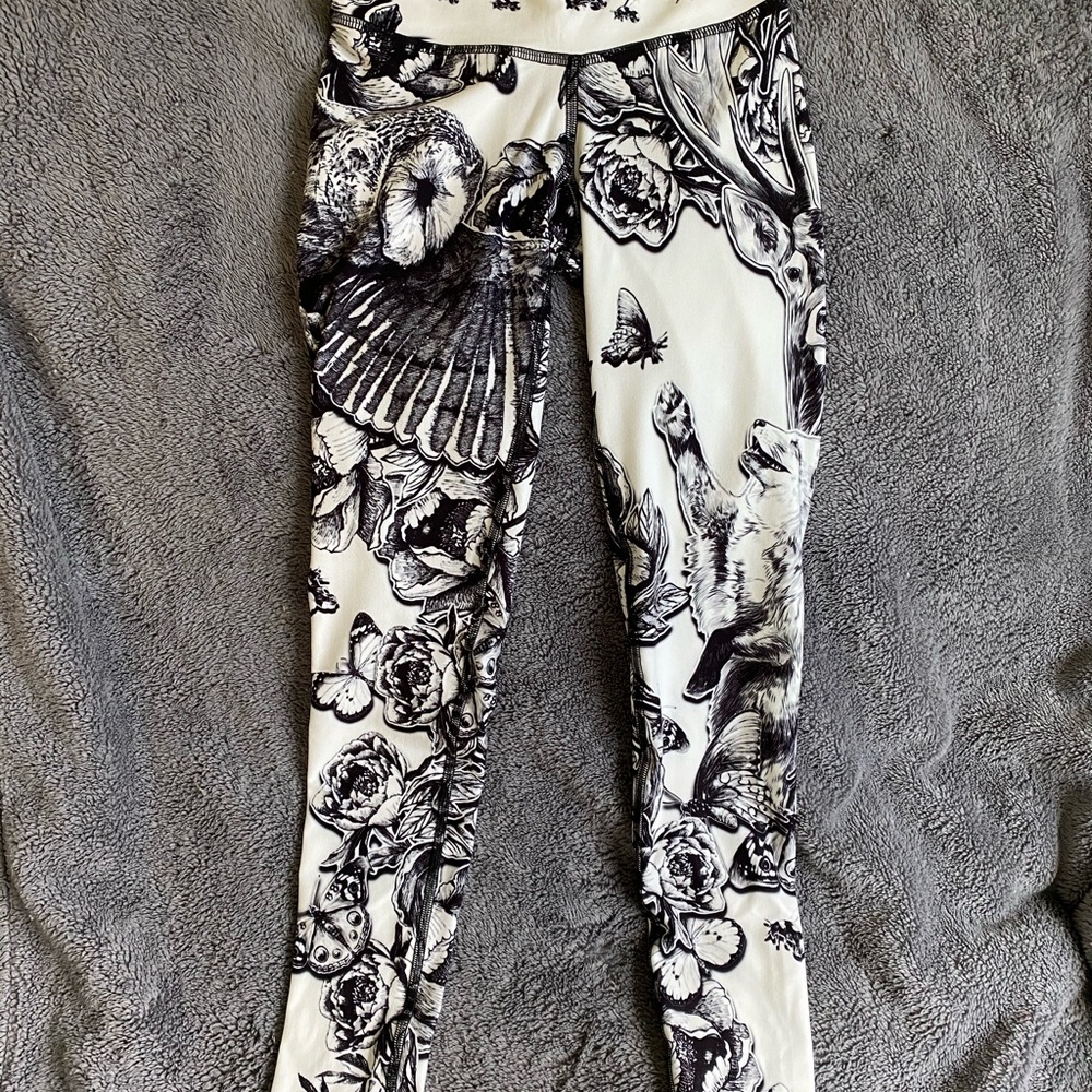 Niyama Sol leggings *NEVER WORN* *STILL W/ TAGS*